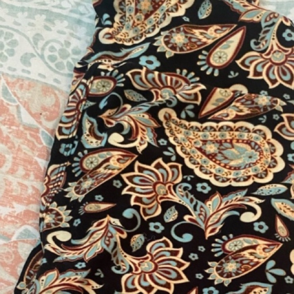 ISO this pattern Lularoe leggings in TC2